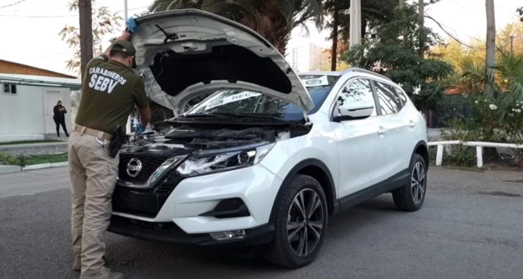 Tres detenidos en La Florida tras ser sorprendidos en auto con patente falsa