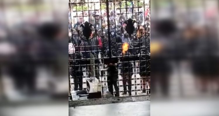 Detenidos durante protesta en Municipalidad de Santiago