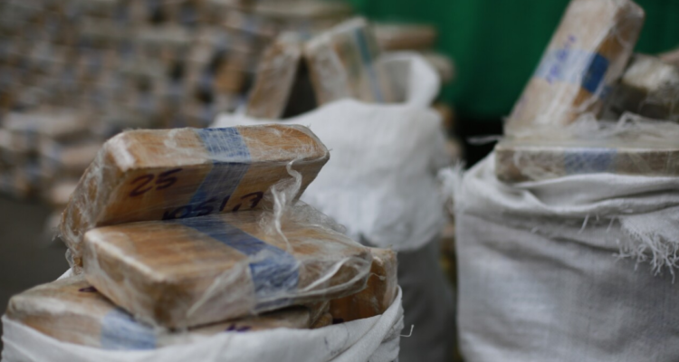 Descubren 30 millones de pesos en droga enviada por encomienda a Ancud.