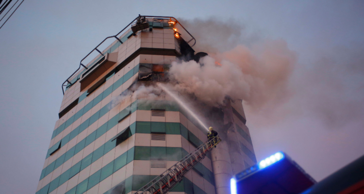 Fiscalía nuevamente suspende audiencia contra acusado de incendiar un edificio durante el 18-0