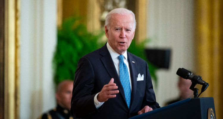 EEUU Biden restablece los vuelos a Cuba y elimina límites a las remesas impuestas por Trump