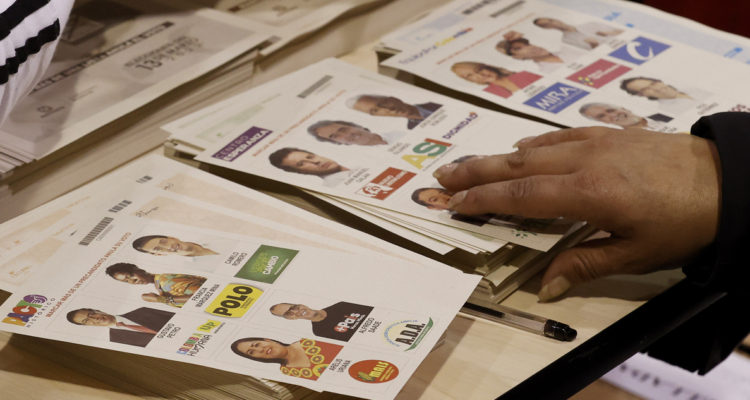 Colombia cerrará fronteras terrestres y aéreas de cara a tensas elecciones presidenciales