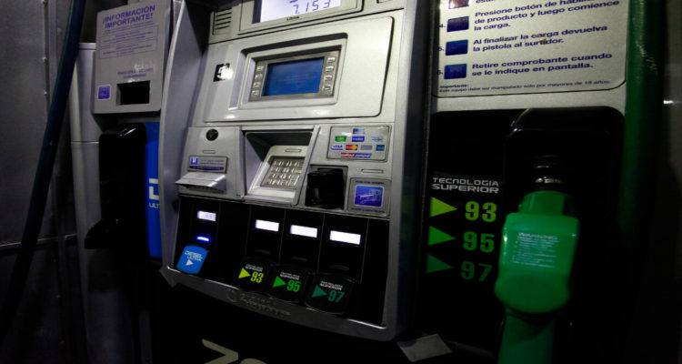 Enap advierte por abastecimiento de combustible ante bloqueo por movilización de contratistas