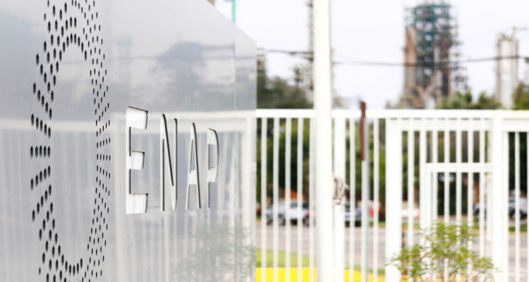 Conforman mesa por conflicto en Enap Bío Bío: Gobierno descartó desabastecimiento de combustible