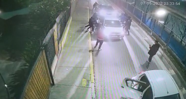 Encerrona en Renca: mujer sufrió el robo de su auto tras ser amenazada por una turba