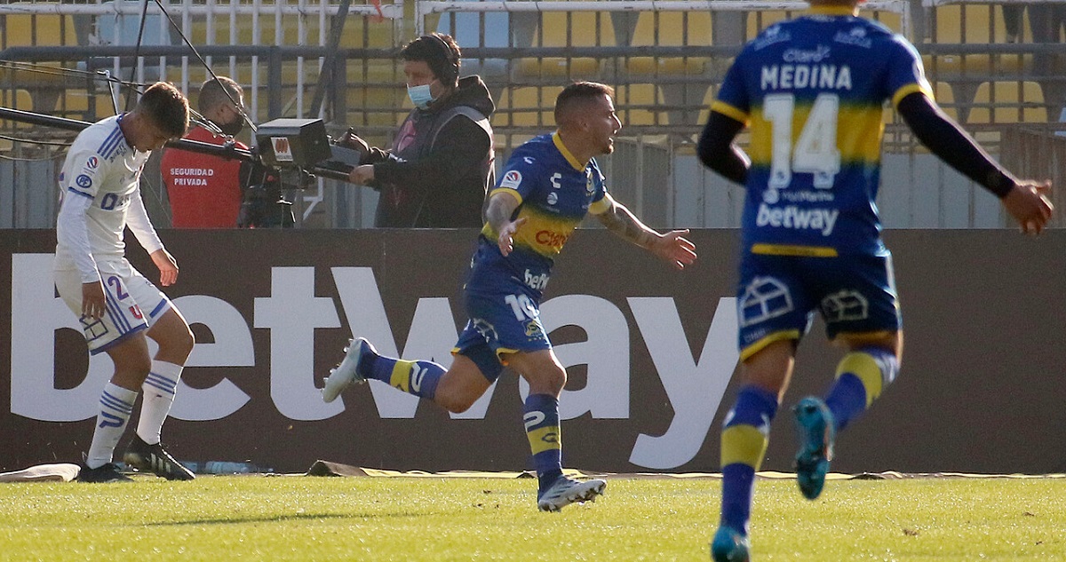 Everton venció a La U en Viña del Mar.
