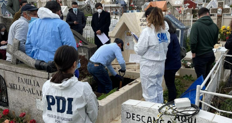 Exhuman restos de conscripto de la Armada en Coronel.