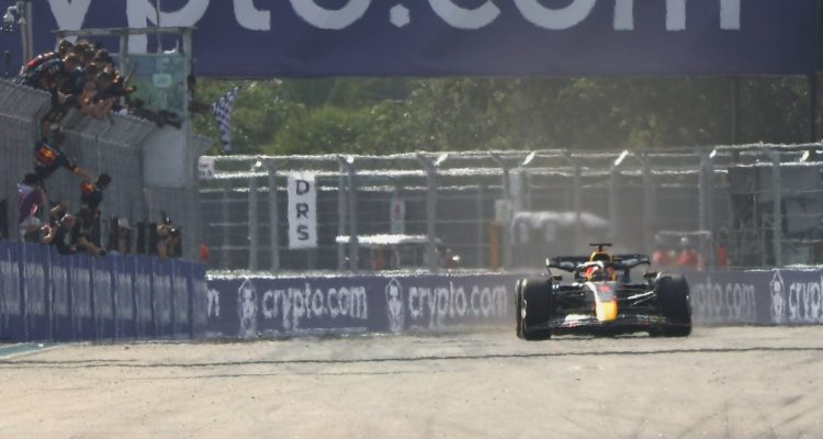 Verstappen venció a Leclerc en Miami