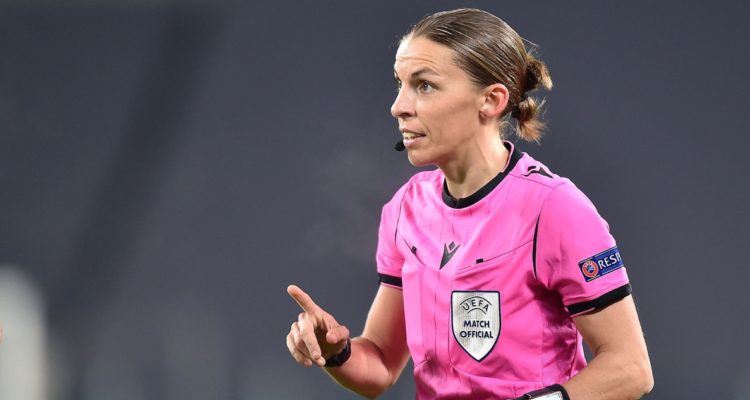 Una de las árbitras asignadas por FIFA, Stephanie Frappart.