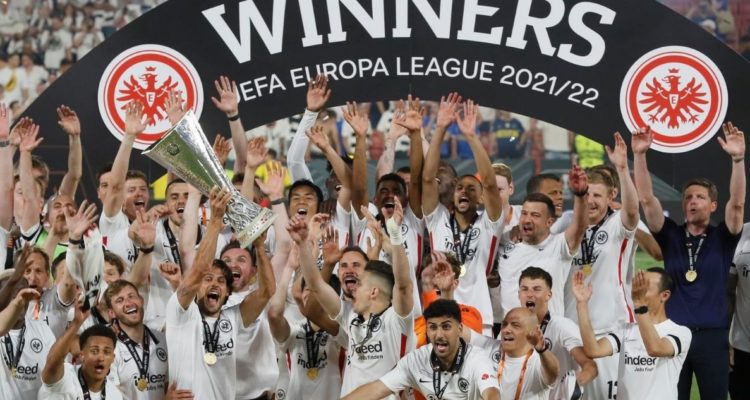 Frankfurt celebró en Sevilla: le ganó la Europa League al Rangers