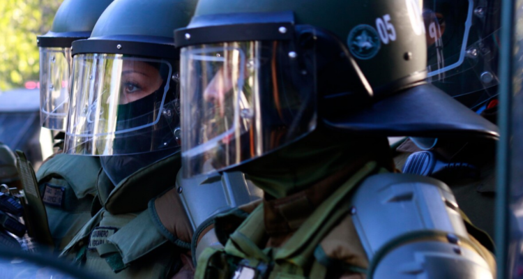 bomba de ruido comisaría
