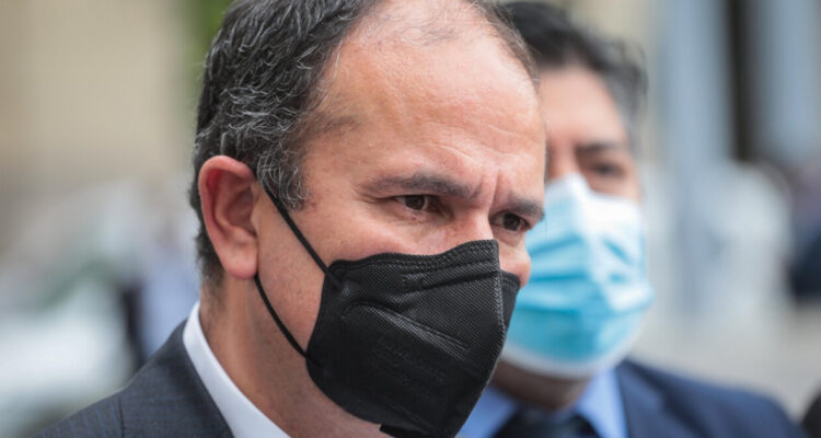 Gobernador Díaz criticó al SII por dejar de seguir la ruta del dinero de la madera robada