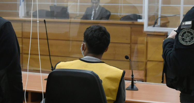 Familia de víctima de homicidio en Lota rechaza solicitud de juicio abreviado para menor imputado.