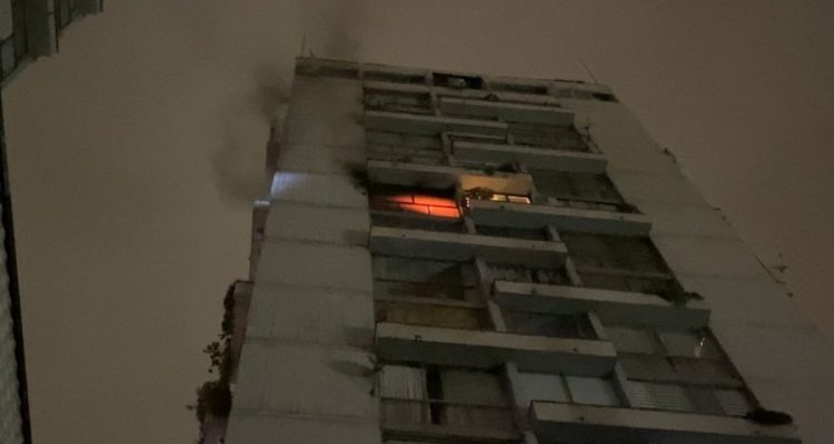 Reportan incendio en Torres de Tajamar: al menos un departamento afectado