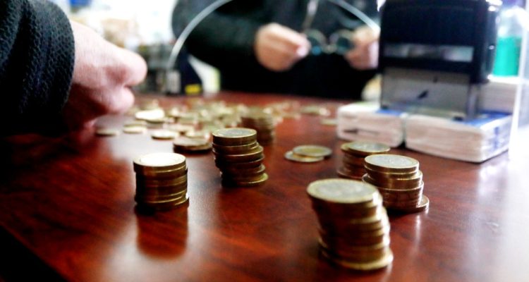 Expertos coinciden en que alta inflación es algo nuevo para Chile y que agudiza incertidumbre
