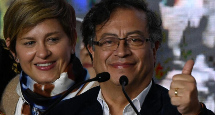 Justicia española admite denuncia contra colombiano Gustavo Petro por el secuestro de periodista