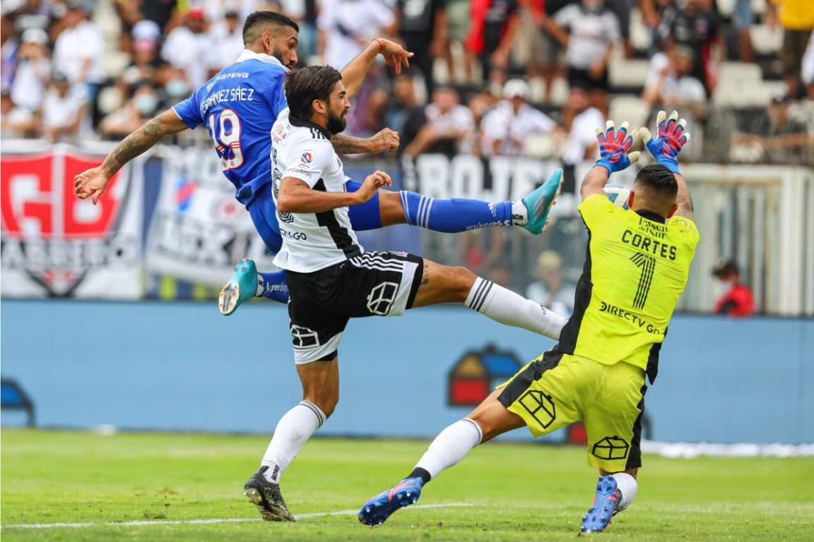 Colo Colo goleó a La U en marzo pasado.