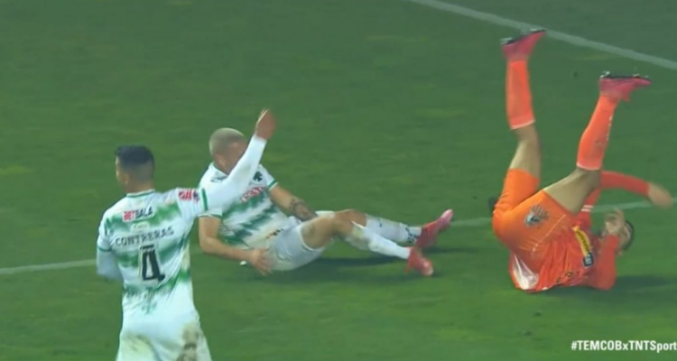 Temuco vs Cobreloa: Brayams Viveros sufrió grave lesión.