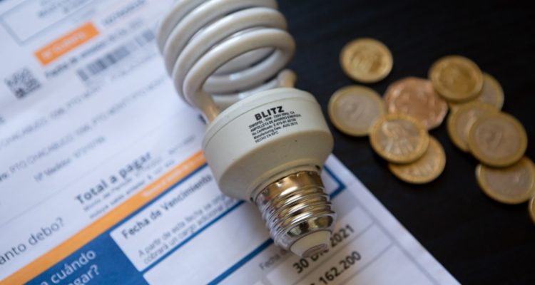 Así funcionaría el proyecto que presentó el Gobierno para evitar alza de las cuentas de electricidad