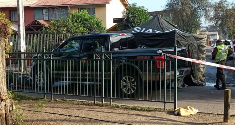 Madre muere atropellada afuera de colegio en Maipú: sus hijos están lesionados