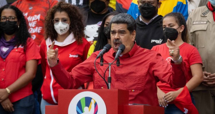 Maduro anuncia que Venezuela ofertará acciones de sus empresas públicas, incluidas las petroleras
