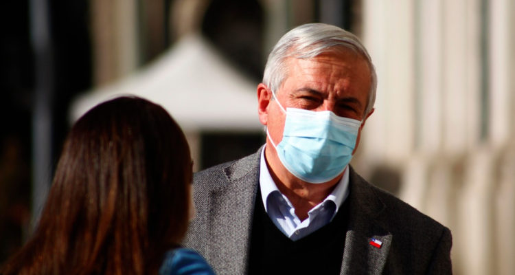 Mañalich critica uso de PCR para el manejo de la pandemia: “Es una herramienta inútil”