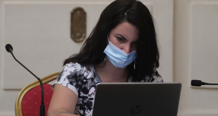 Convencional Manuela Royo presentó querella tras nuevas amenazas de muerte en redes sociales