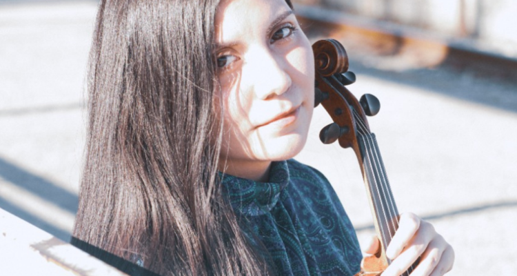 Violinista de Tomé gana beca en Alemania: “pase por un proceso selección a nivel mundial”