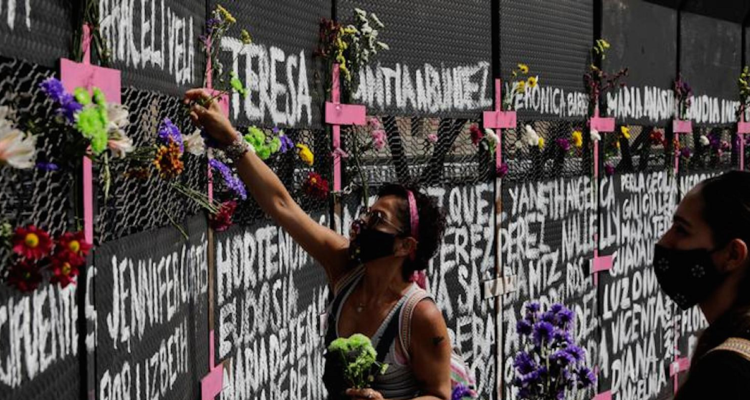 Un memorial dedicado a personas desaparecidas en México.