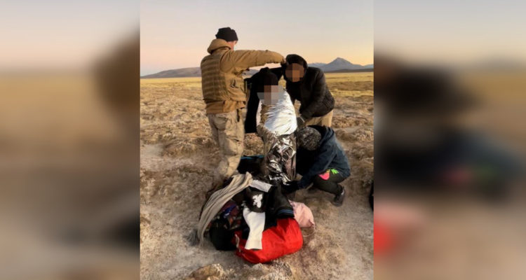 Militares rescatan a migrantes en Colchane durante operativo por muerte de adulto mayor