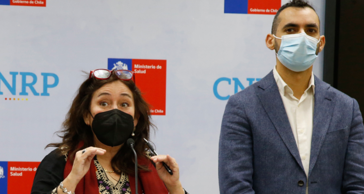 Foto contexto autoridades del Minsal y alza de contagios