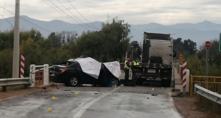 Muertos en colisión en Melipilla