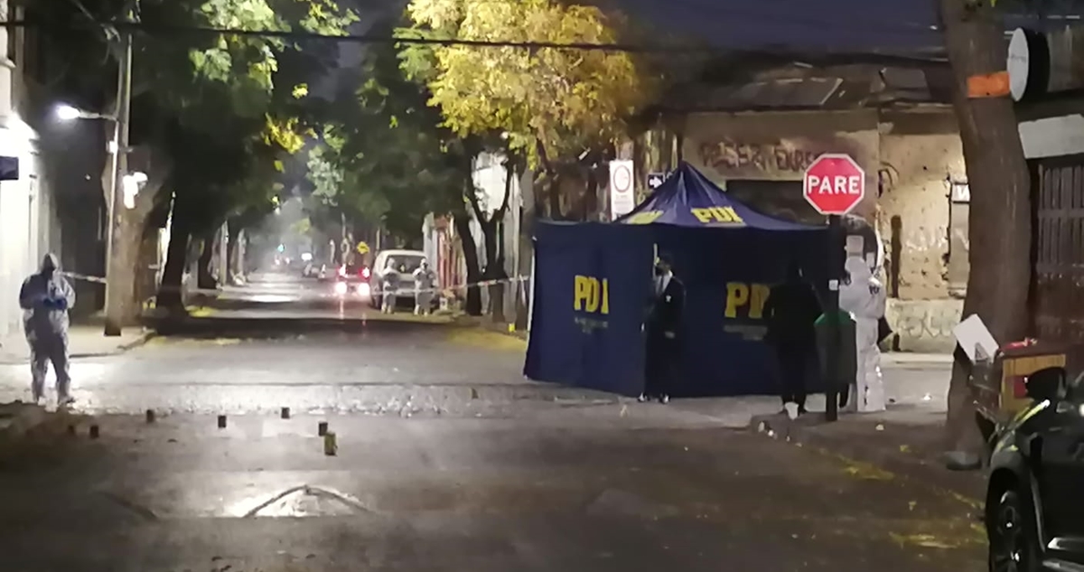 Una mujer murió y otra quedó grave tras balacera en pleno centro de Santiago