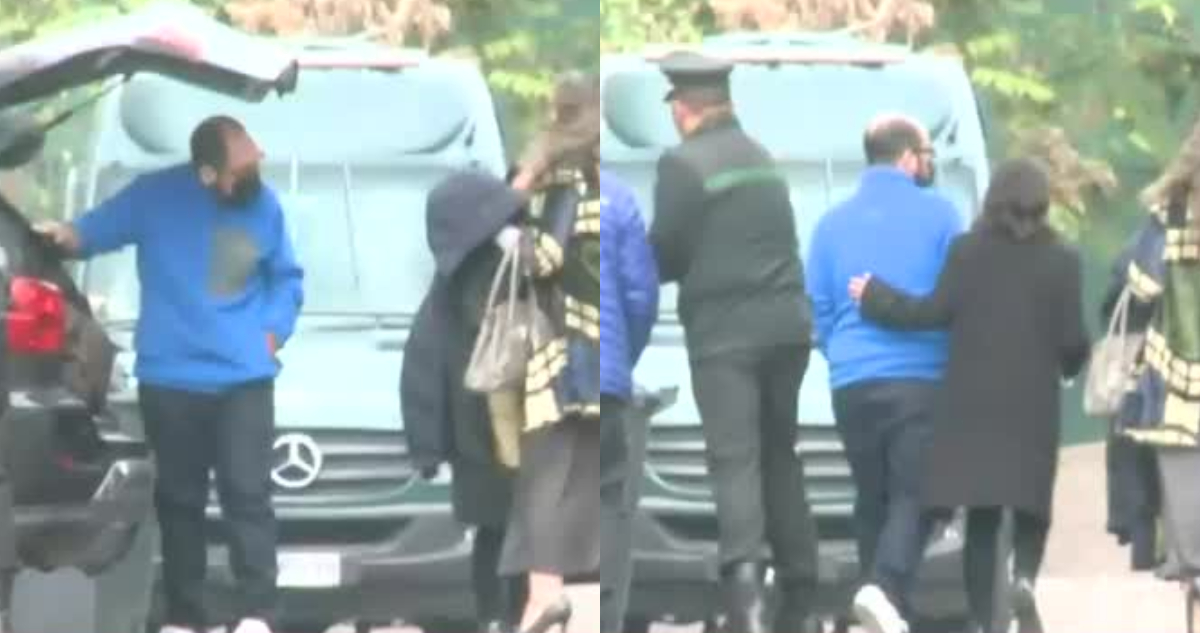 Nicolás López sacando sus pertenencias de su automovil para luego ingresar a Santiago 1.