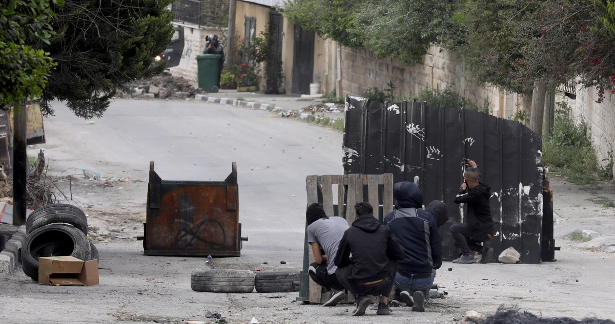 Gobierno palestino acusa a fuerzas israelíes de matar a tiro a un adolescente en Cisjordania
