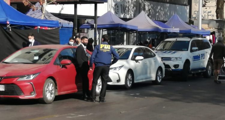 PDI realiza fiscalización migratoria a comerciantes ambulantes del barrio Meiggs