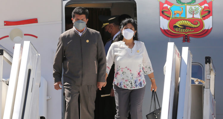 El presidente de Perú, Pedro Castillo, y su esposa Lilia Paredes.
