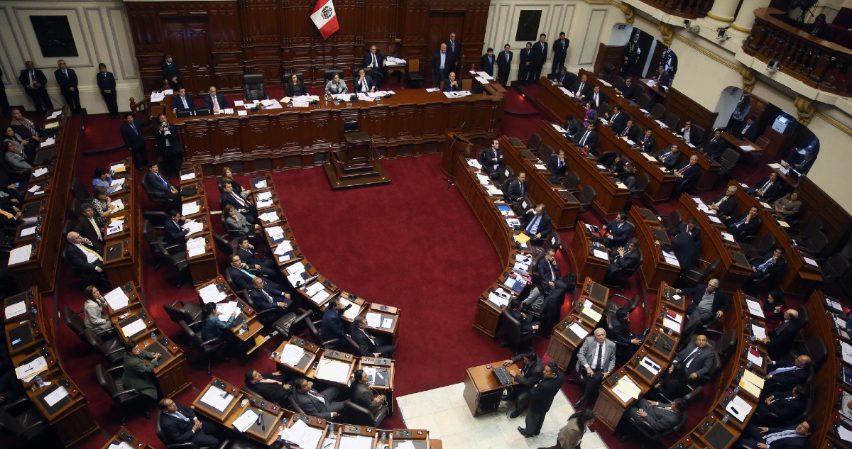En Perú aprueban el sexto retiro de las AFP con amplia mayoría, pero con críticas de economistas
