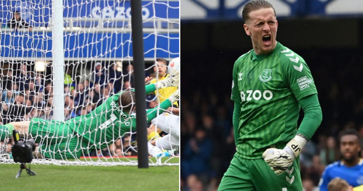 La impresionante atajada de Pickford ante el Chelsea