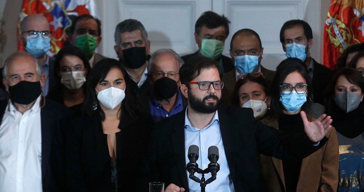 Presidente Boric junto a su gabinete