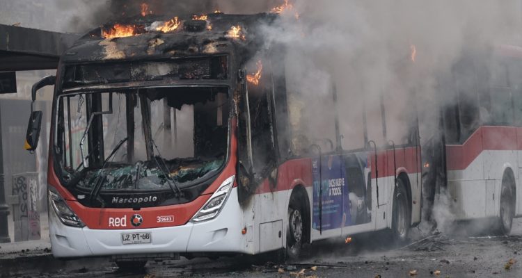 QUEMA DE BUSES EN SANTIAGO
