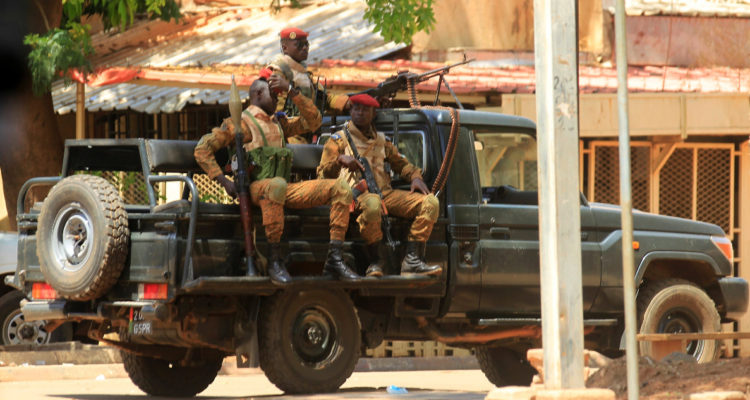 Reportan al menos 50 civiles muertos tras presunto ataque terrorista al este de Burkina Faso