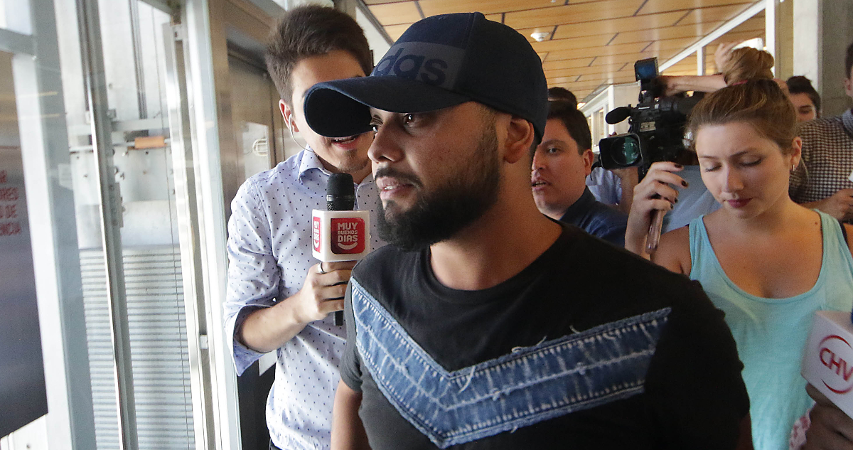 sebastian-leiva-junto-a-la-prensa.jpg