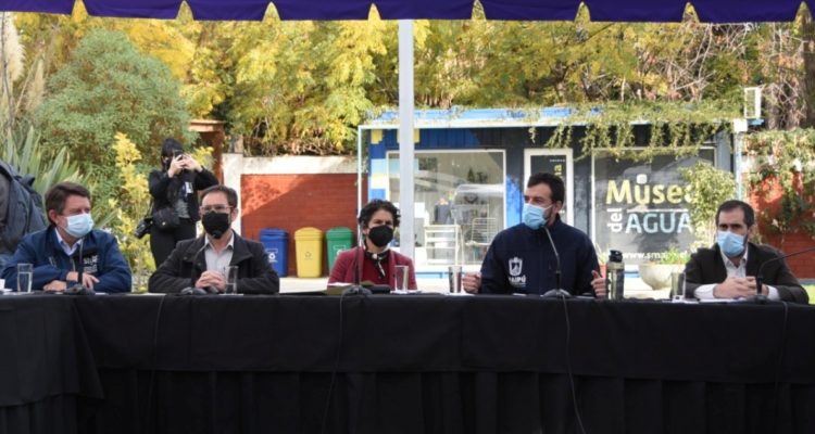 Autoridades hablan sobre la sanitaria Smapa de Maipú