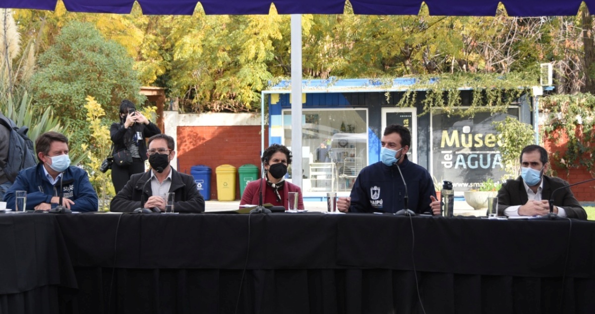 Autoridades hablan sobre la sanitaria Smapa de Maipú