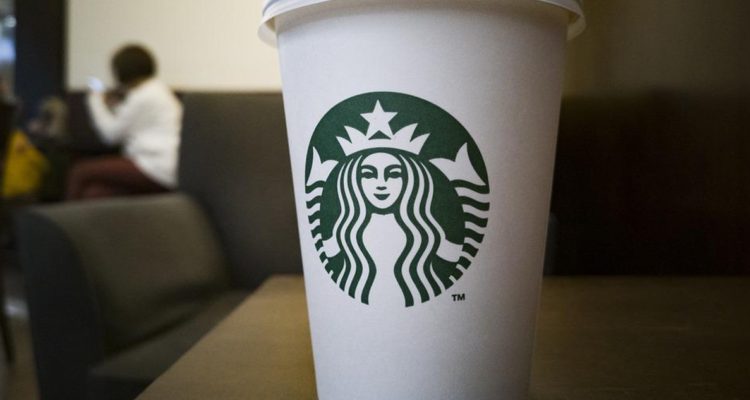Starbucks se retira de Rusia y cerrará 130 locales en ese país