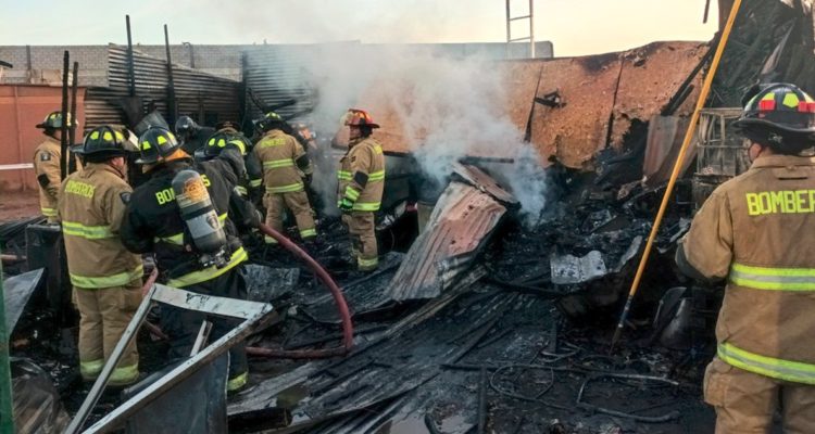 Incendio en toma de Alto Hospicio