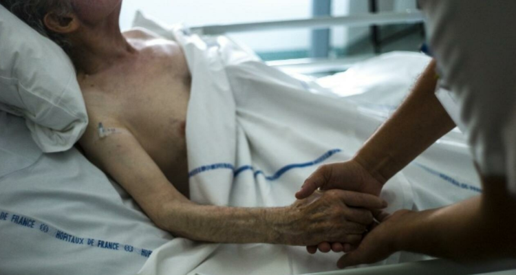 Corte Constitucional de Colombia legaliza el suicidio médicamente asistido.