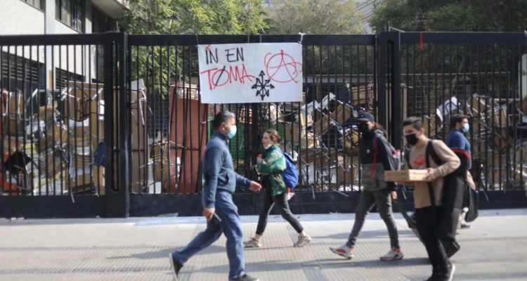 Toma Instituto Nacional