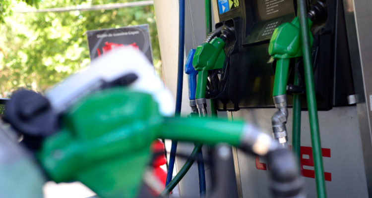 Último ajuste de mayo reportan alza en combustibles y disminución en GLP de $6,8 por litro